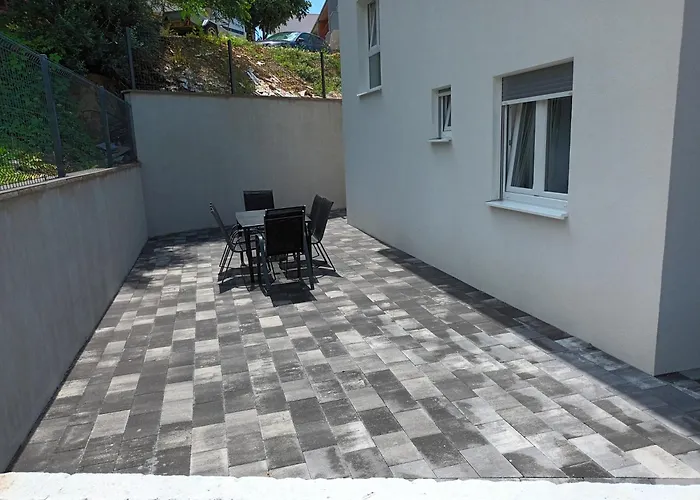 Apartmani Tolj
